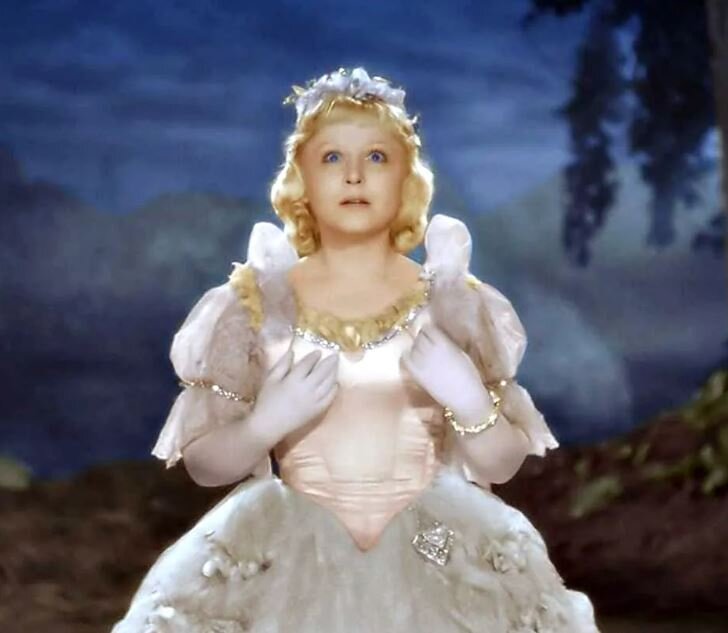 Кадр из фильма "Золушка". Изображение из сети интернет для иллюстрации.