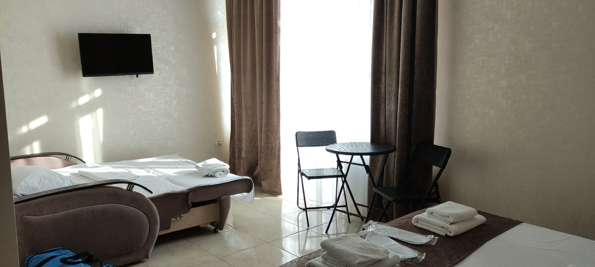 Диван и кровать в гостинице "Белладжио"