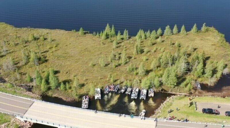    Видео: удивительный остров, который передвигают лодками