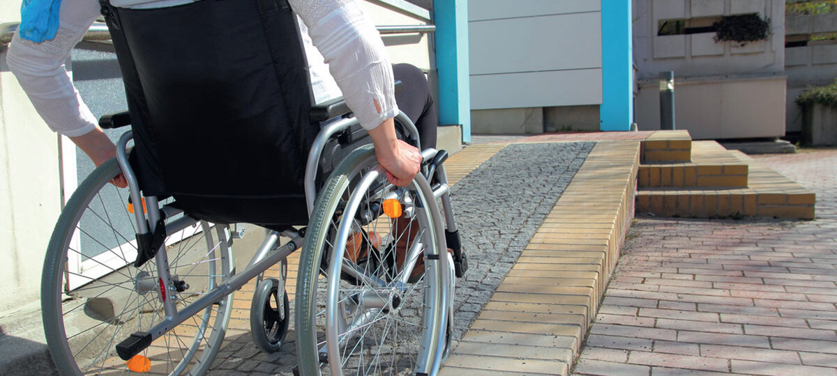 Доступная среда для инвалидов. Инвалид колясочник.
