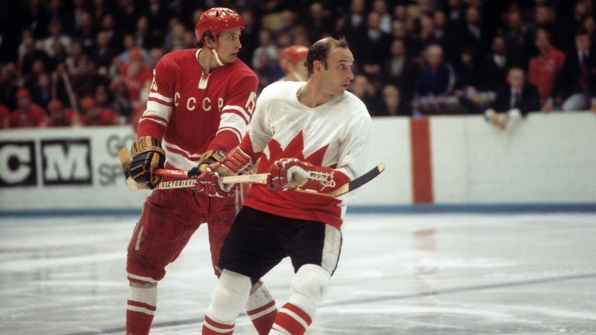 А. Якушев нападающий сборной СССР, участник Суперсерий с Канадой 72-го и 74-го годов.