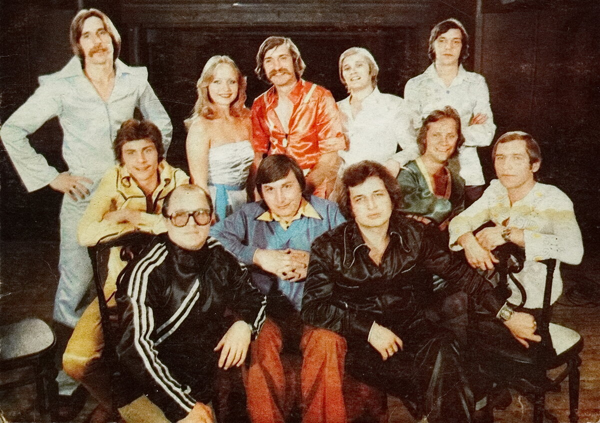 Оцените модную кофту! Опять "Красные маки"