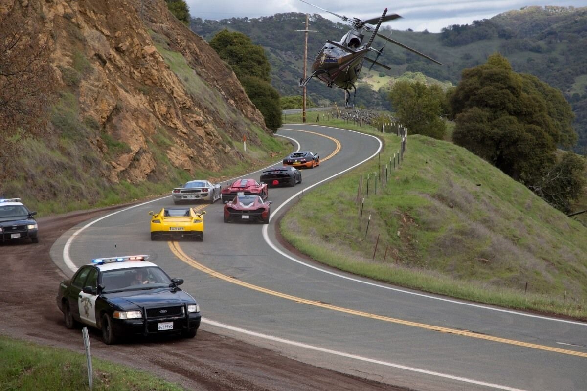 Там где хорошо speed. Need for Speed жажда скорости 2014. Need for Speed: жажда скорости фильм 2014. Жажда скорости (need for Speed) 2014 погоня на спорткарах. Need for Speed жажда