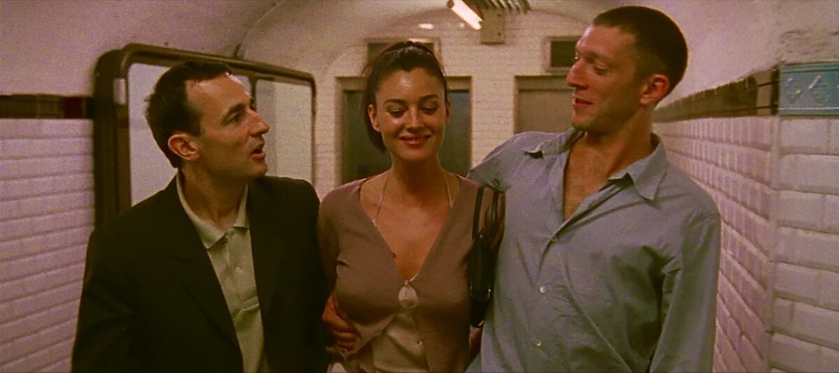 О ЧЁМ: о мужчине, мечущемся по ночному городу в поисках извращенца, изнасиловавшего его жену