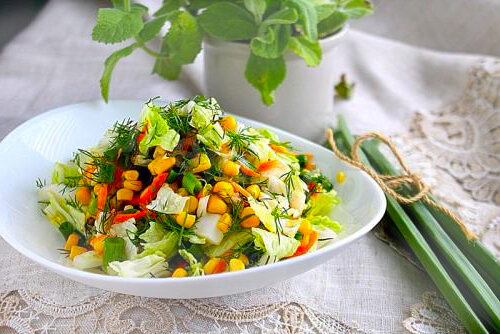 Очень вкусный и лёгкий салат с пекинской капустой.