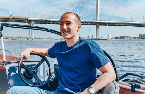 На катере можно покататься и самостоятельно