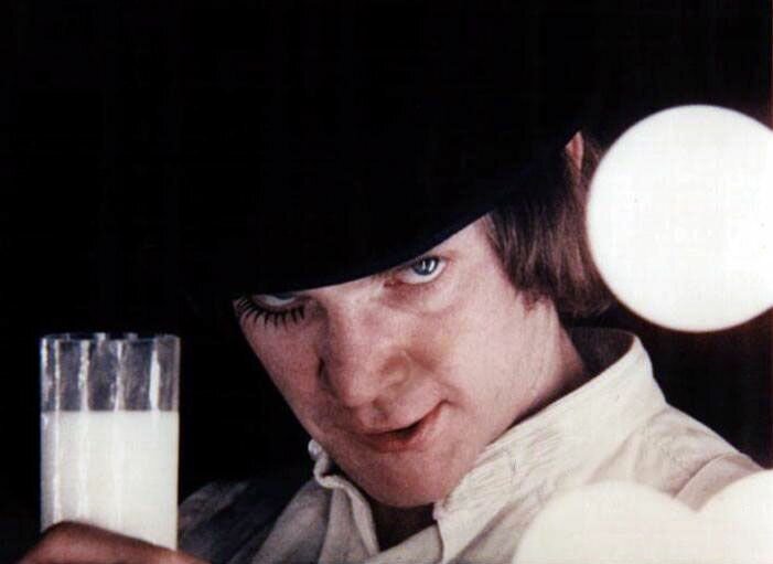 Муж пьет моё молоко), пьёт молоко из подруги