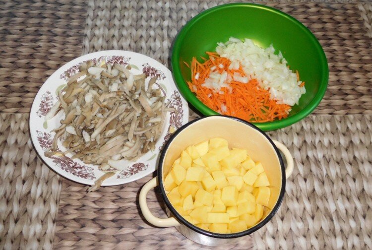 Продукты для приготовления грибного супа