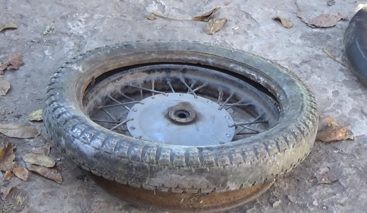 Думаю найти пару колёс для такой телеги не будет для вас проблемой