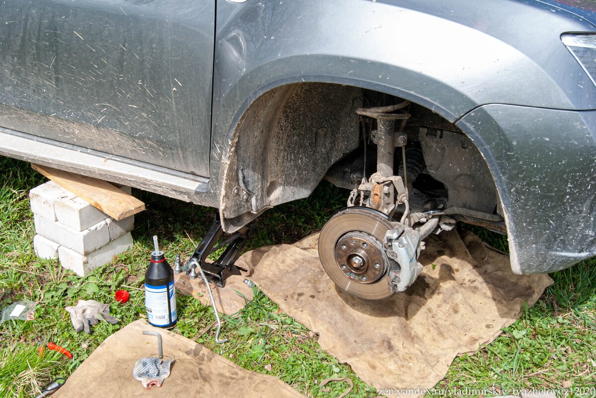 Меняю масло в редукторе примерно так