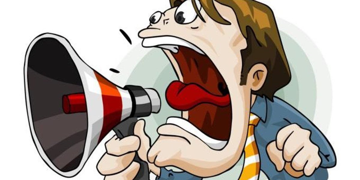 Орёт, как ненормальный, в мегафон.