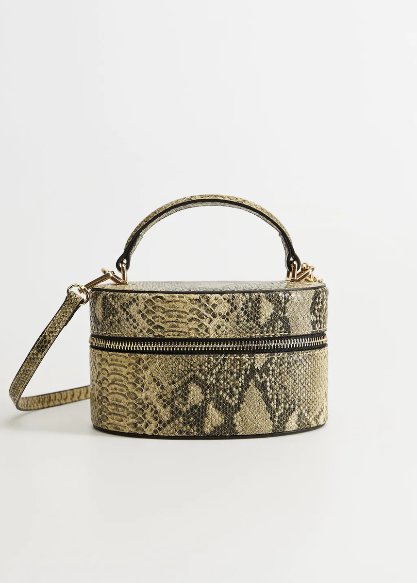 https://shop.mango.com/ru/%D0%B6%D0%B5%D0%BD%D1%81%D0%BA%D0%B0%D1%8F/%D1%81%D1%83%D0%BC%D0%BA%D0%B8-%D0%BC%D0%B0%D0%BB%D0%B5%D0%BD%D1%8C%D0%BA%D0%B8%D0%B5/%D1%81%D1%83%D0%BC%D0%BA%D0%B0-%D0%BA%D0%BE%D1%80%D0%BE%D0%B1%D0%BE%D1%87%D0%BA%D0%B0-%D1%81-%D1%8D%D1%84%D1%84%D0%B5%D0%BA%D1%82%D0%BE%D0%BC-%D0%B7%D0%BC%D0%B5%D0%B8%D0%BD%D0%BE%D0%B8-%D0%BA%D0%BE%D0%B6%D0%B8_67050569.html