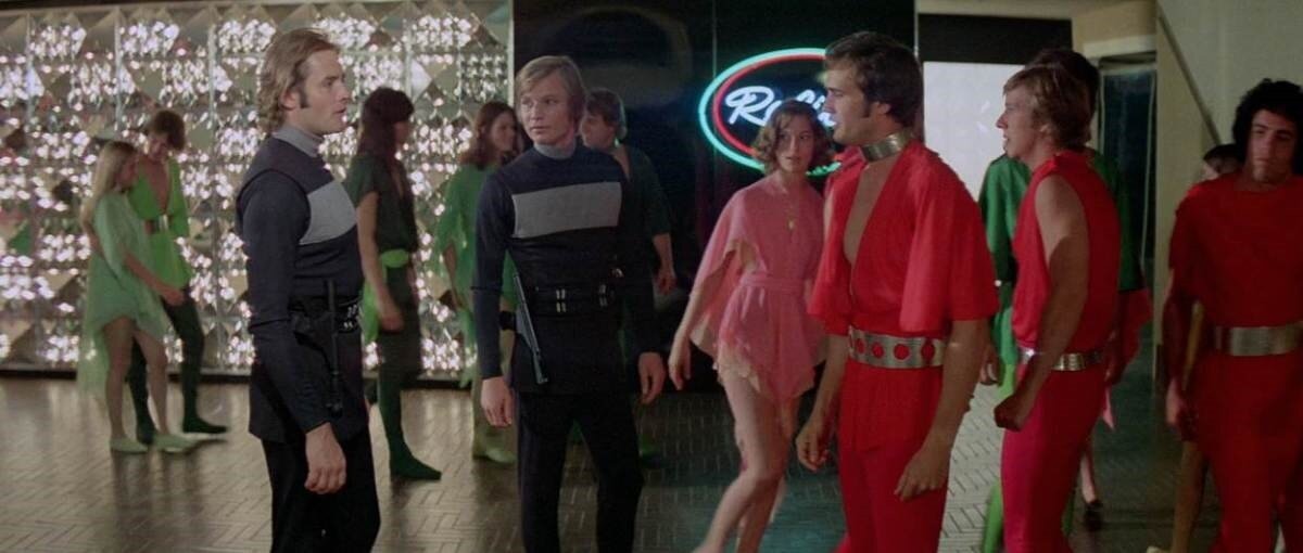 Кадр из фильма "Бегство Логана". Логан и Франс