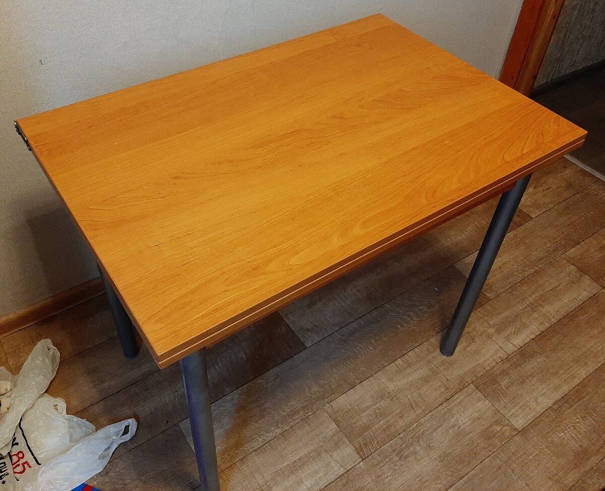 Такой же рыжик, как и шкафчик. Перед покраской