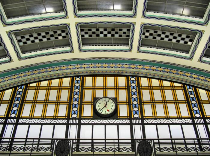 Кайш-ду-Содрэ в Лиссабоне - что-то похожее на Киевский вокзал.