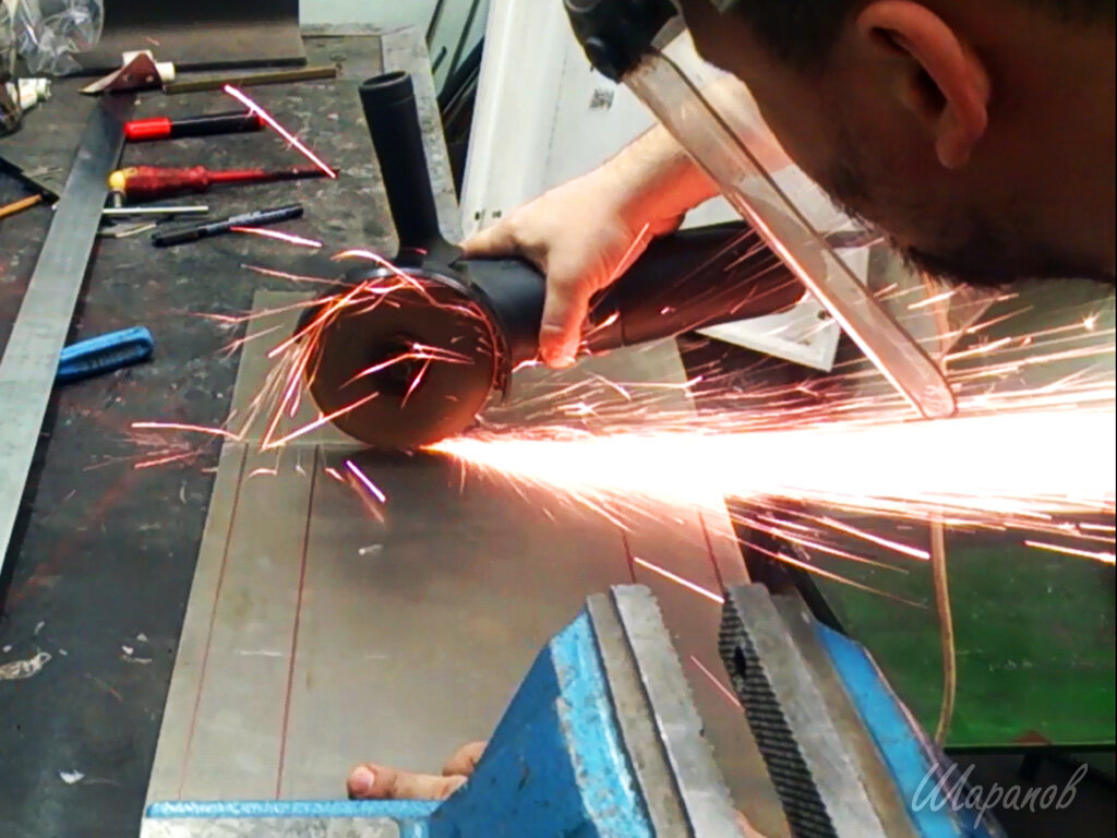 Раскрой листа железа 