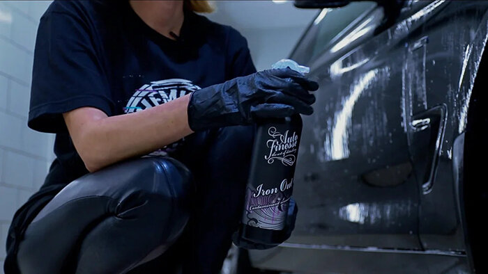 Очистка от металлических вкраплений при помощи состава Iron Out от Auto Finesse