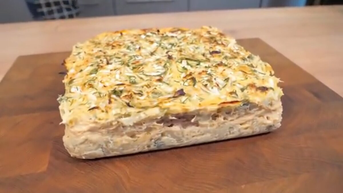 Готовлю запеканку из капусты с мясом. Получается невероятно вкусно и сытно,отличное сочетание продуктов. Подходит как на обед,так и на ужин. Быстро,просто и полезно из самых доступных продуктов
Запеканка капустная с мясом 
 Вес на выходе 1,5кг 
 Размер моей формы 18 на 19см 
 Высота бортика 4см