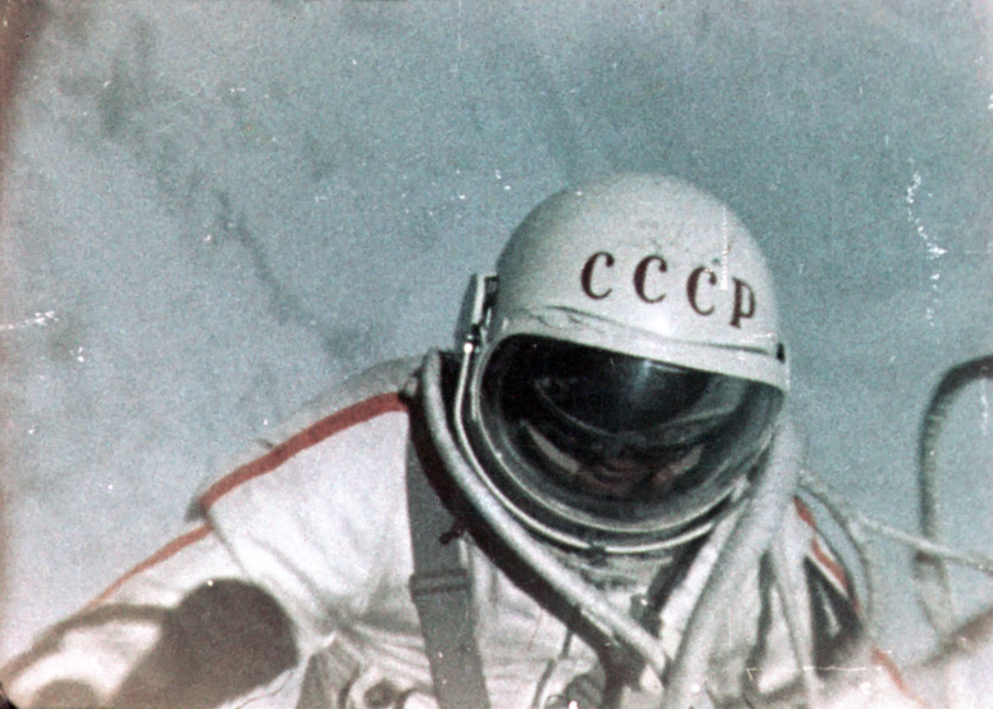 Первый человек в космосе 1965 год. Выход в открытый космос Леонова 1965.