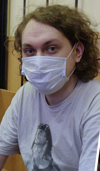 9 июня Юрия Хованского задержали по делу об оправдании терроризма из-за его песни про «Норд-Ост» — в ней он употреблял нецензурные выражения по отношению к детям-жертвам теракта на Дубровке в 2002 году. По мнению следствия, трек содержит «признаки публичных призывов к осуществлению террористической деятельности, публичное оправдание терроризма и его пропаганду».