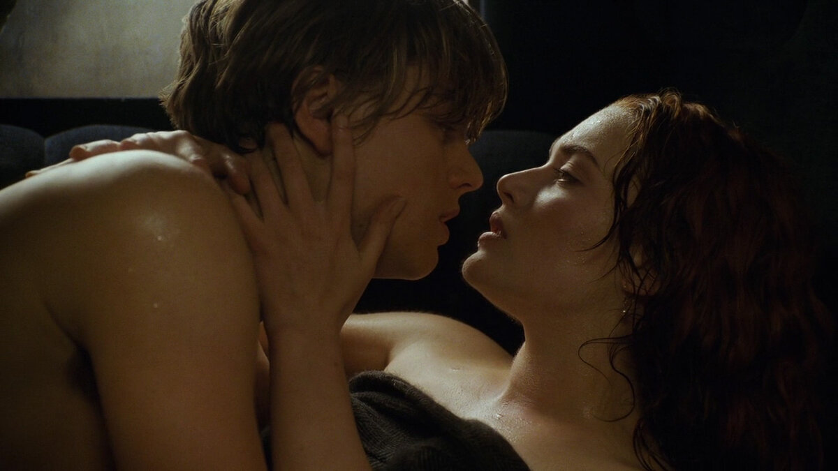 - Знаешь, чего я хочу? Колбасы!
