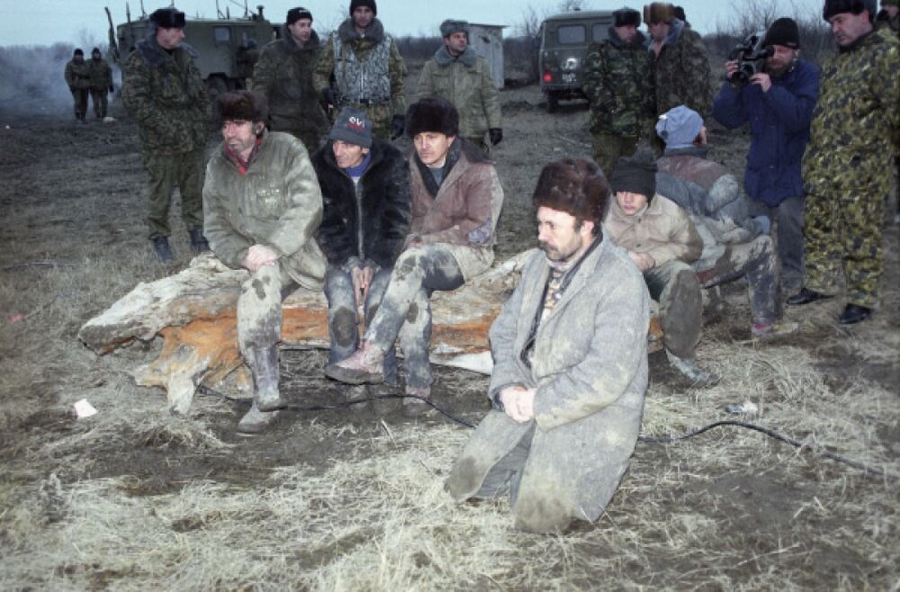 Чеченцы захват. 9 Января 1996 теракт в Кизляре. Теракт в Кизляре 1996 теракт в Кизляре 1996.