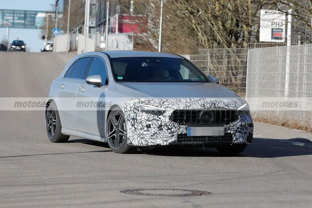 MERCEDES-AMG A 35 2022 