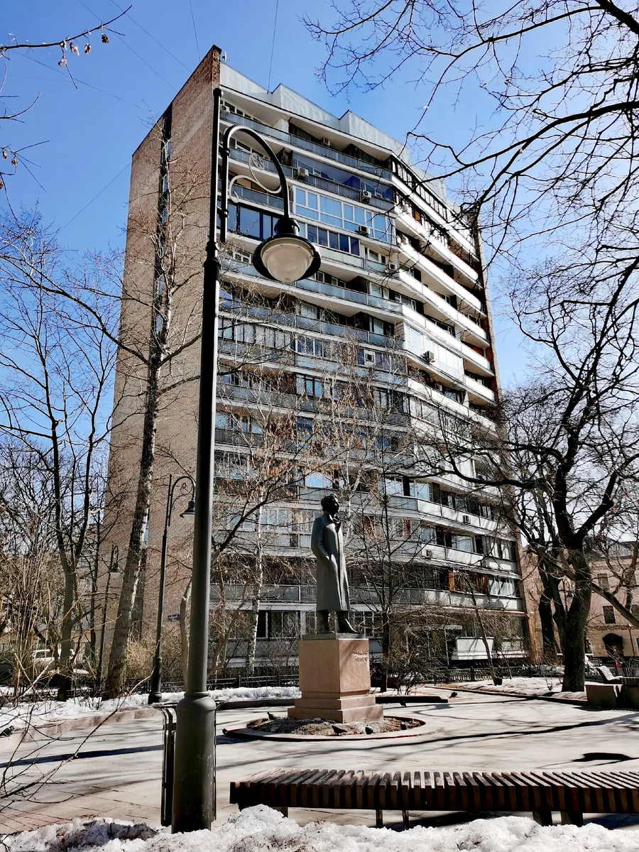 ул. Спиридоновка, д. 8.