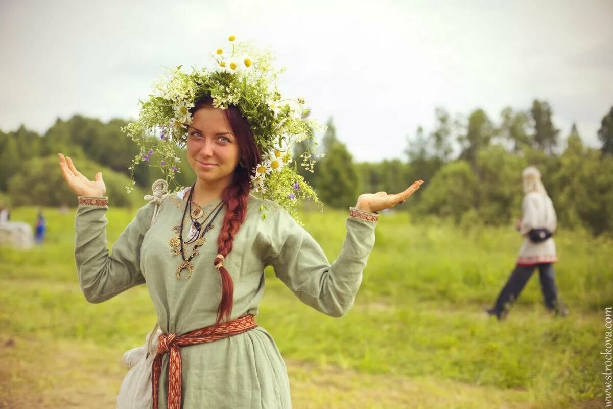 Неоязычество. Аркаим неоязычники. Современные славяне. Языческая девушка. Славянское неоязычество.