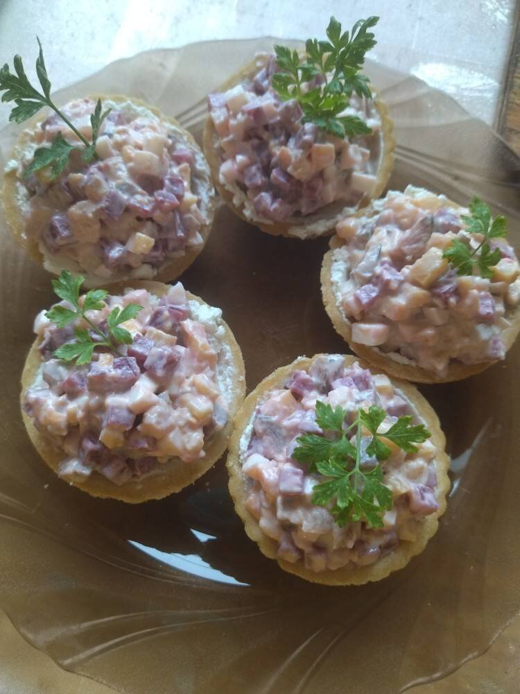 Начинка с крабовыми палочками, сыром и яйцом