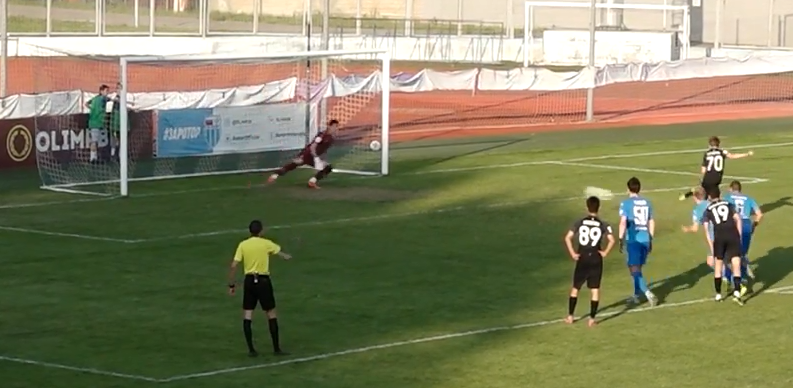 Пропущенный мяч с пенальти.