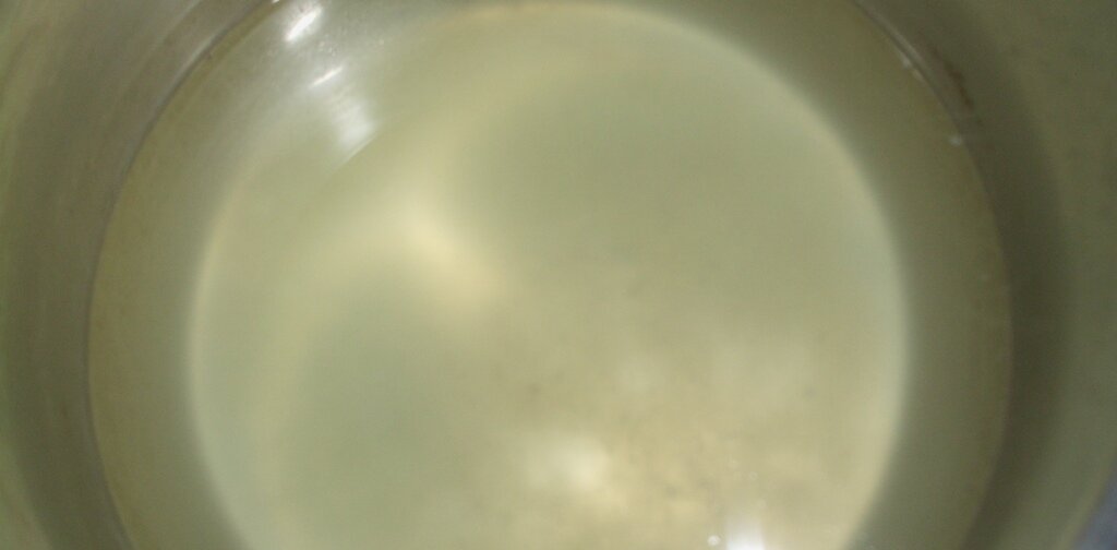 Картофельный отвар в металлической кастрюле. Личное фото автора канала Житейская проза