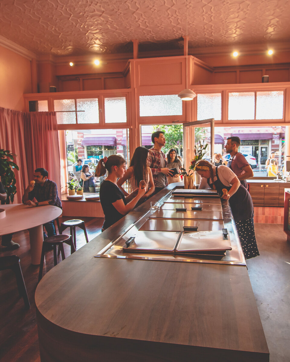 Фирменный стиль и акцент с помощью плитки