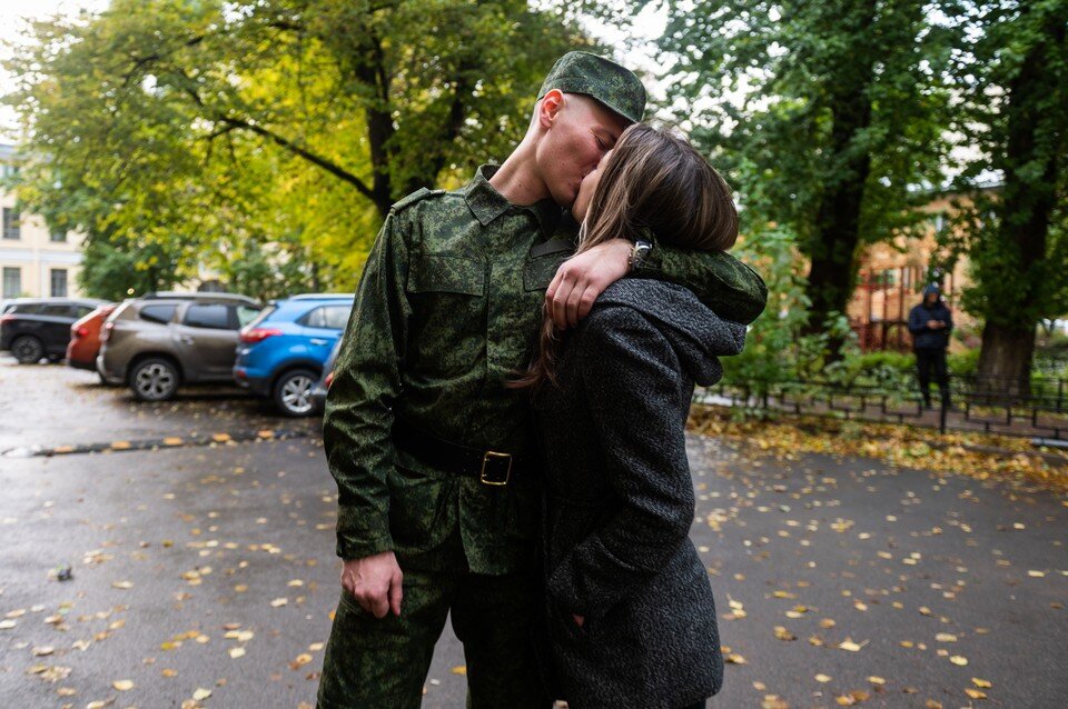     Мобилизация может закончиться в Петербурге 30 октября  ПЫХАЛОВА Юлия (архив)