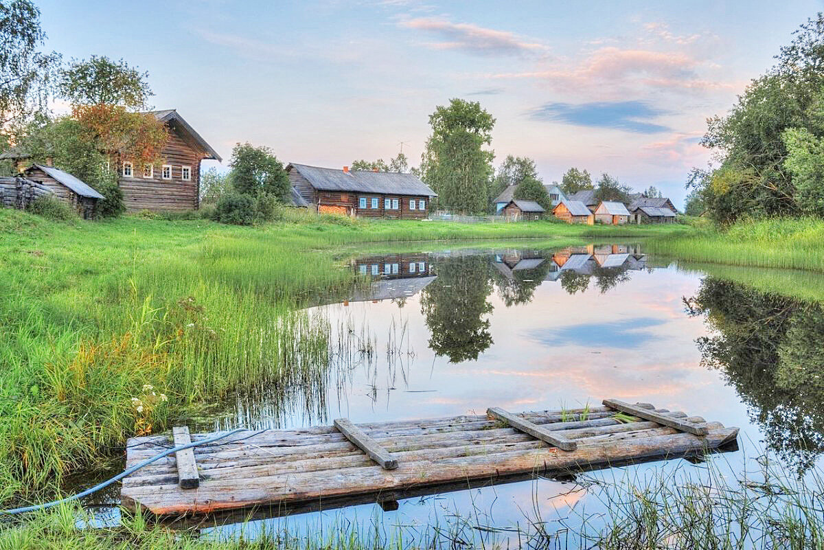 Река за деревней