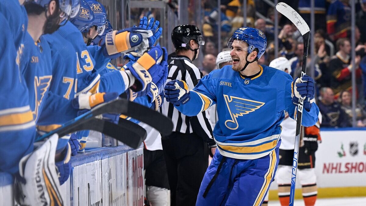    Хоккеист "Сент-Луис Блюз" Павел Бучневич© Фото : nhl.com/blues