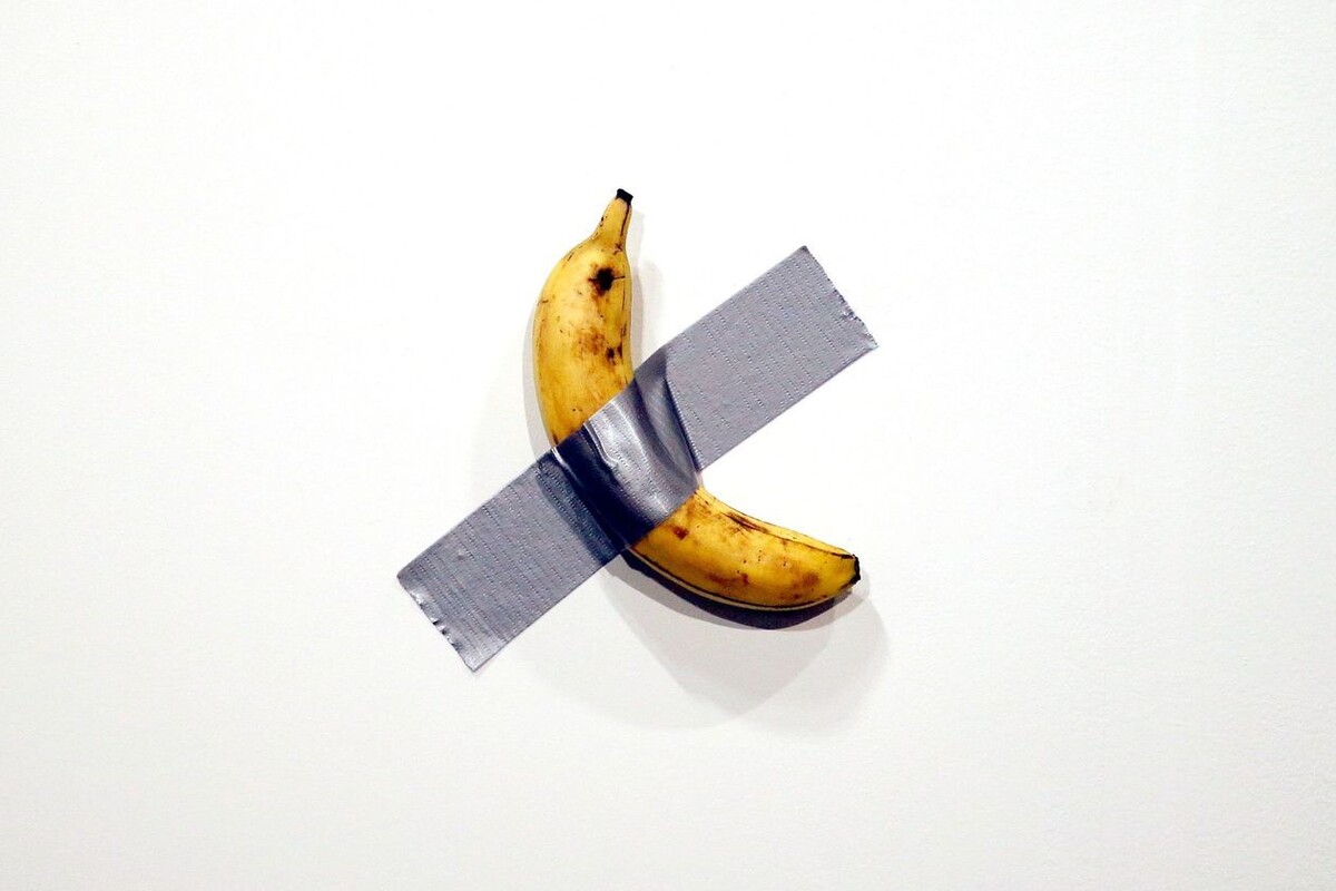 Маурицио Кателлан. Банан
