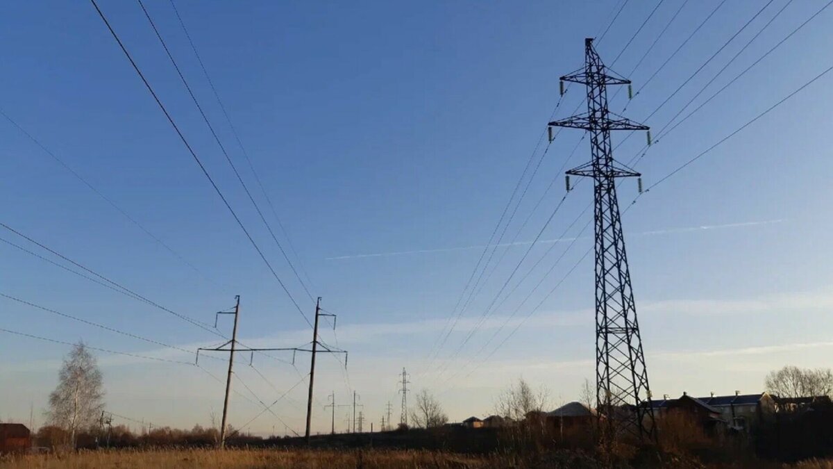     В Татарстане глава Рустам Минниханов попросил у министерства энергетики России обязать потребителей с собственной генерацией оплачивать расходы сетевых организаций на содержание сетей. Об этом «Бизнес Онлайн» сообщили в пресс-службе минпромторга республики.