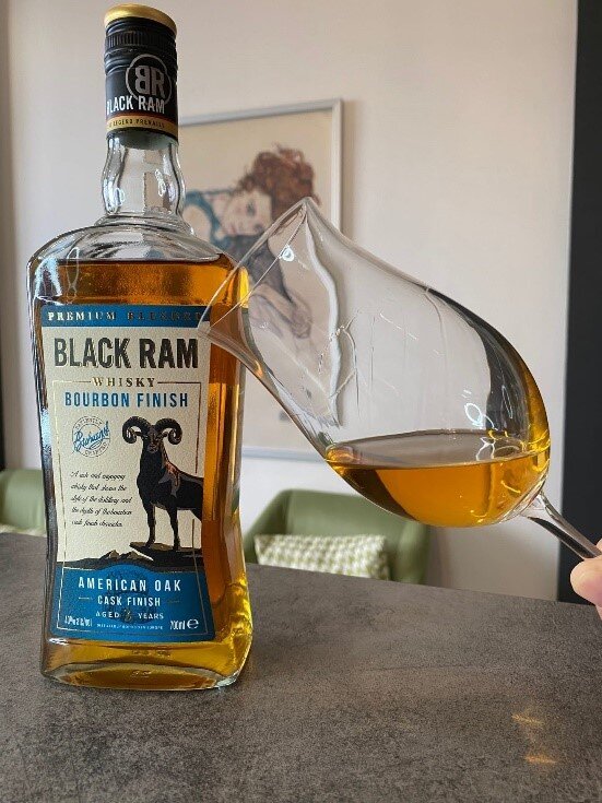 болгарский виски black raм. виски black ram bourbon finish 3 года. 5. Black ram виски. ром black ram.