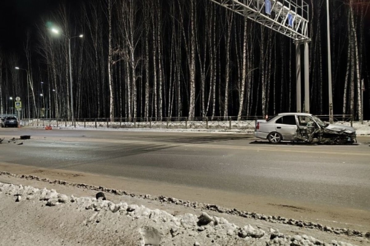    В Тюмени вечером 22 декабря на улице Дружбы произошло ДТП с 5 автомобилями