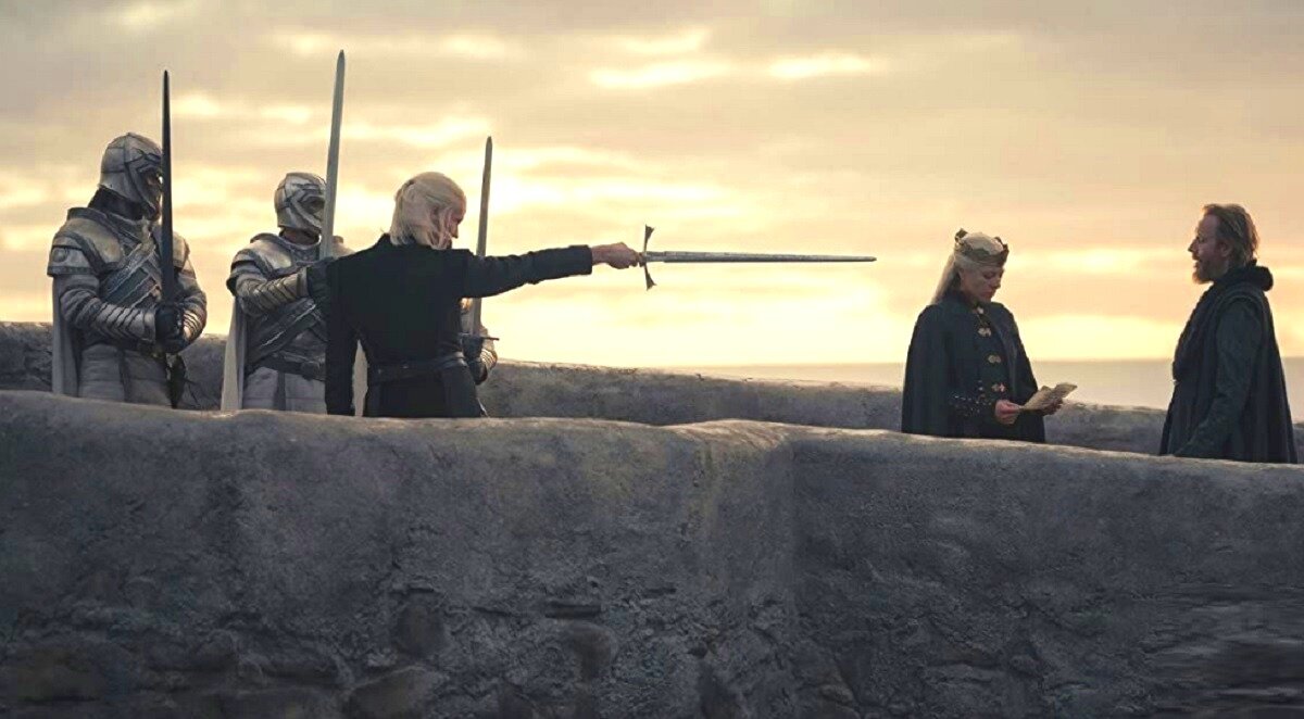 - Извините, ваше величество, но вон тот мужик с мечом меня жутко нервирует. - Ай, да не обращайте внимания, сир. Это на принца опять понты нахлынули. Скоро пройдёт. 