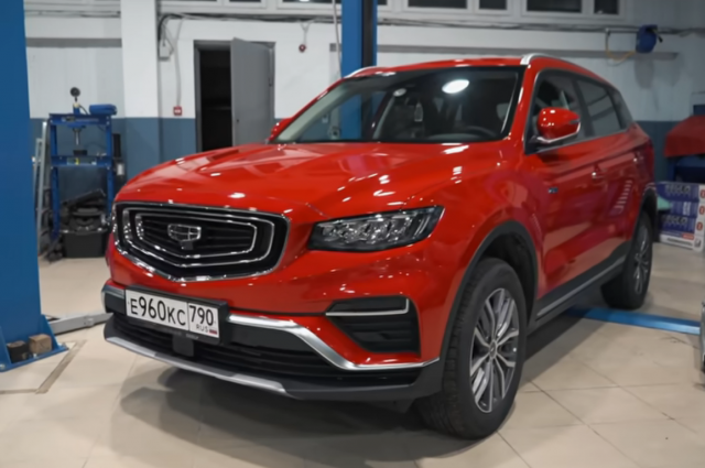    Geely Atlas. Фото: Кадр видео youtube.com/ Михаил Кульдяев