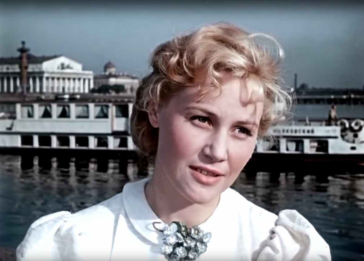 Кадр из фильма "Разные судьбы". Татьяна Конюхова в роли Сони Орловой