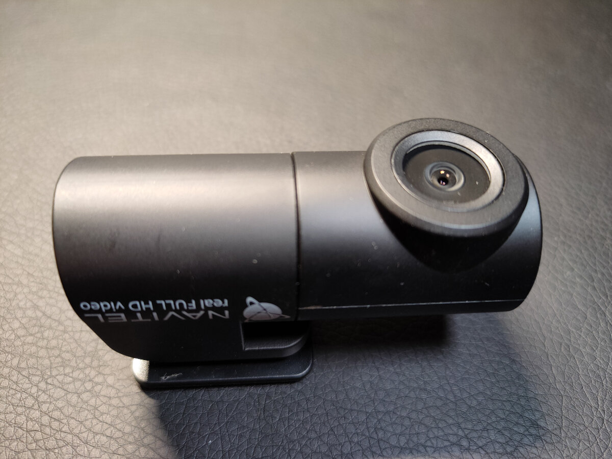 Обзор крутого видеорегистратора Navitel RC3 PRO: три камеры для полной ...