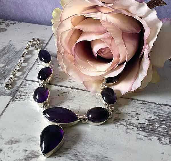 Источник фото: volcanojewellery.com