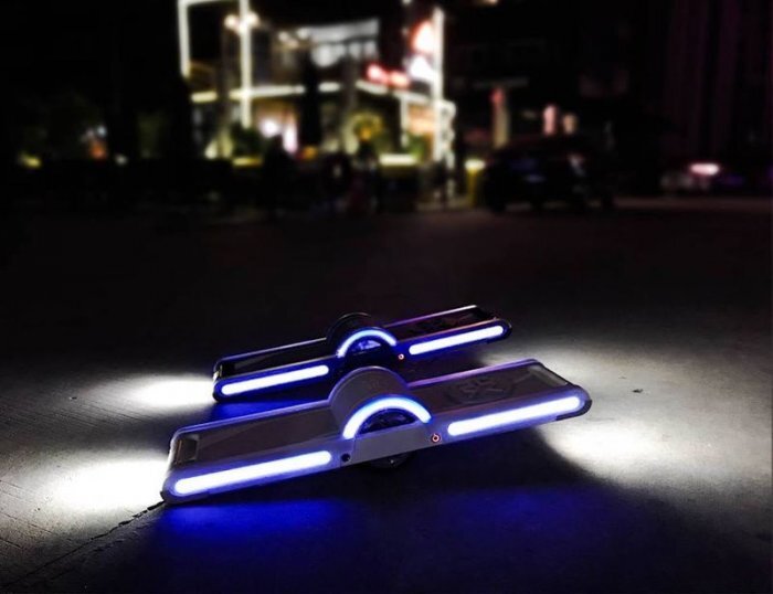                     HX Urban Hoverboard предлагает максимальную скорость 11 миль в час