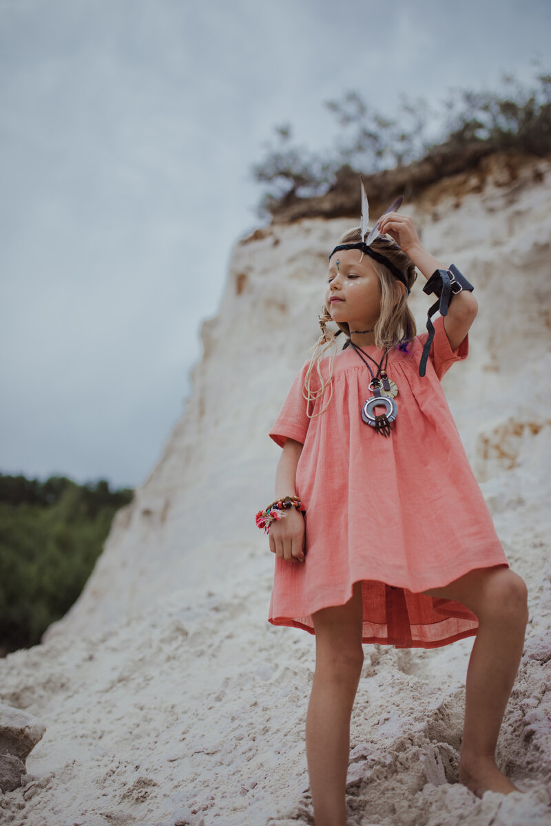 Фотосессия в песках. На этой фотосесии мы с фотографом несколько задач воплотили: и лук бук, и портфолио для детей. Атмосфера на фотосессии была очень веселая.