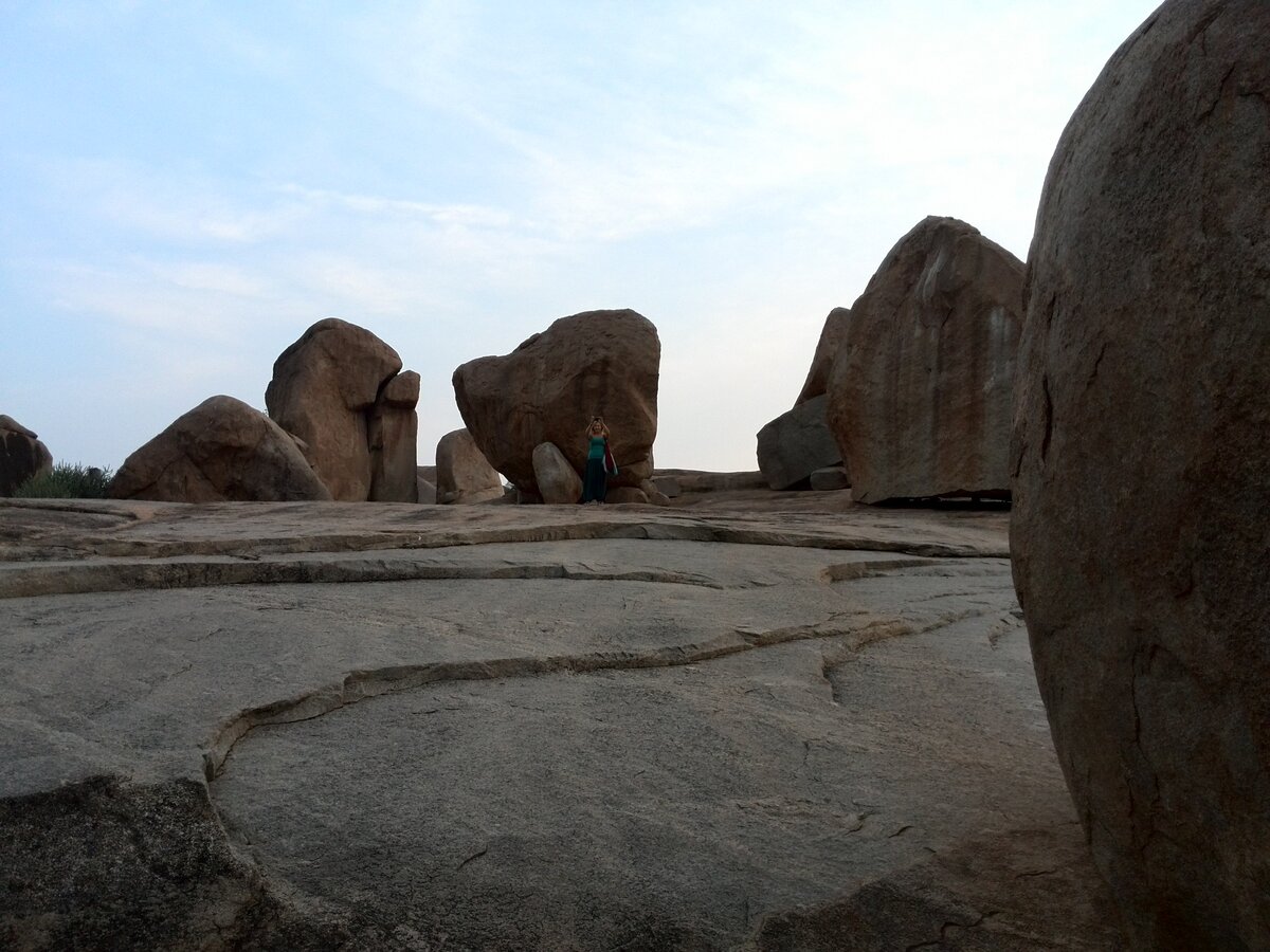 Эти камни тут по всюду