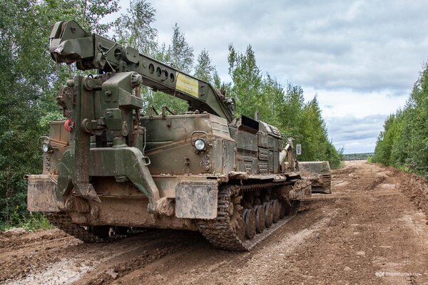 Встретил в лесу инженерный танк БАТ-2 и узнал про него много нового ?⚙️?