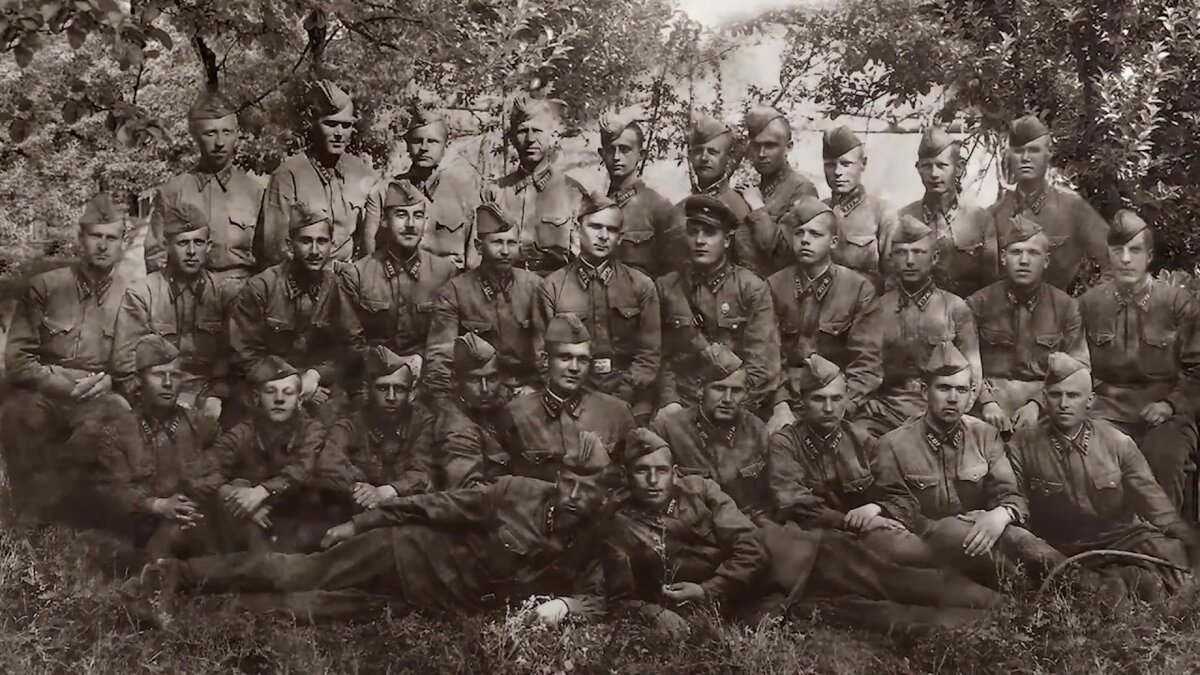 подольские курсанты в битве за москву. подольские курсанты 1941 история. подольск курсанты 1941год. подольск курсанты 1941год. подольские курсанты в битве за москву кратко.